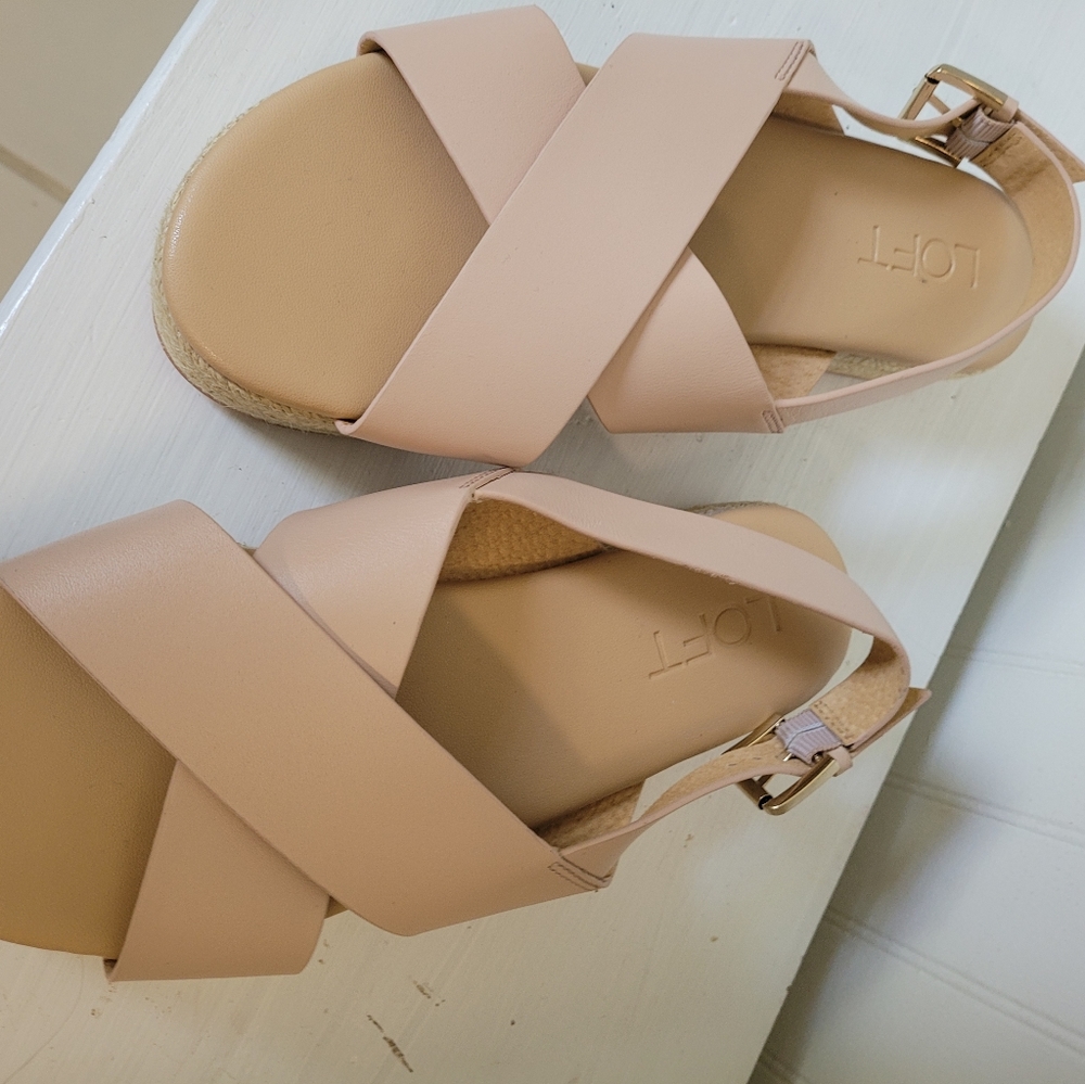 Comfortable Sand color sz 7 NEW - Picture 2 of 3